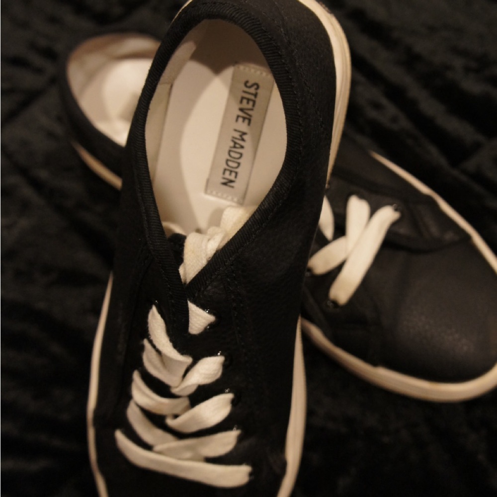 Steve Madden Black Sneakers